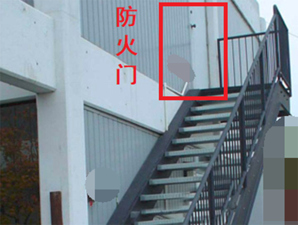 【官方回復(fù)】增加室外疏散樓梯的建議(附室外樓梯新舊規(guī)范對(duì)比)